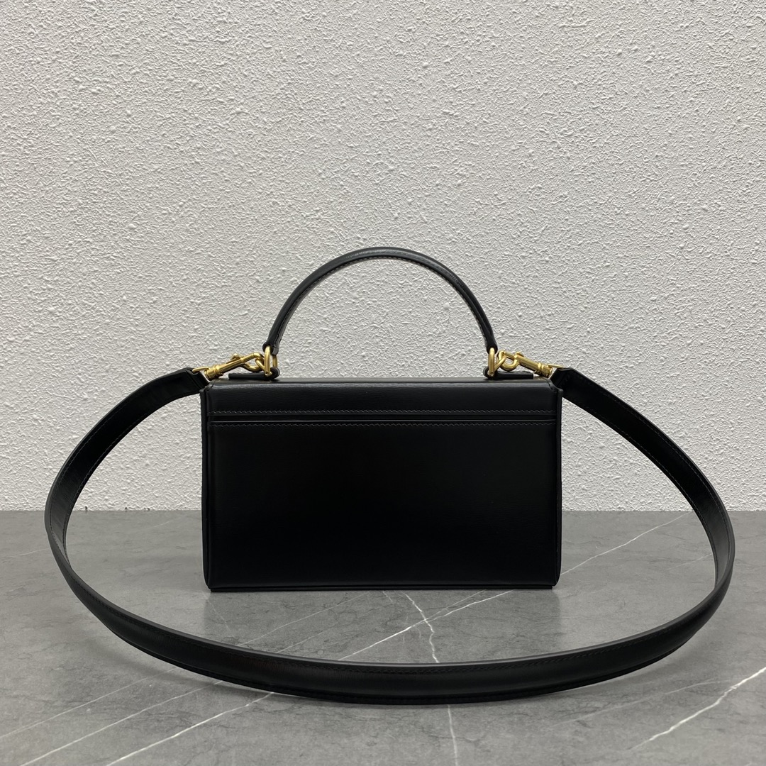 Celine Box Triomphe Shoulder Bag In Smooth Calfskin Black 199992